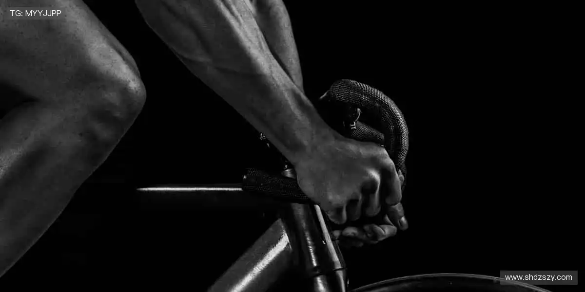 「错过直播？精彩回放随时看！📲订阅频道，精彩永不缺席！」